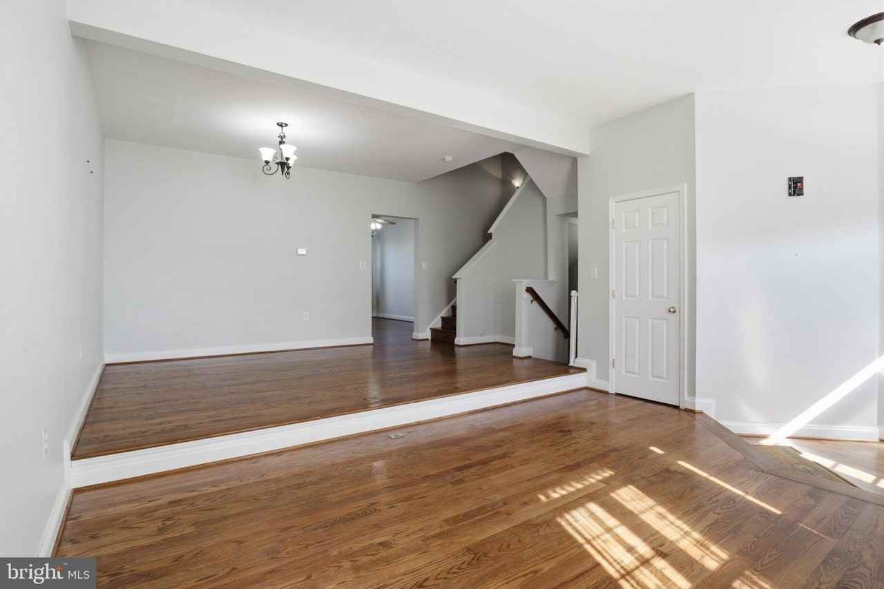 915 Buttonwood Ter Ne - Photo 7 of 50