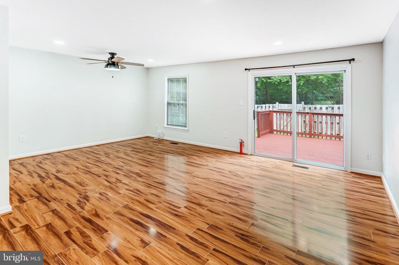 3234 Foothill St - Photo 5 of 26