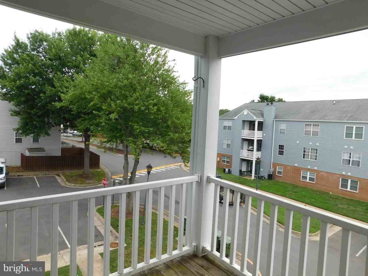 200 Dover Pl #201 - Photo 3 of 22