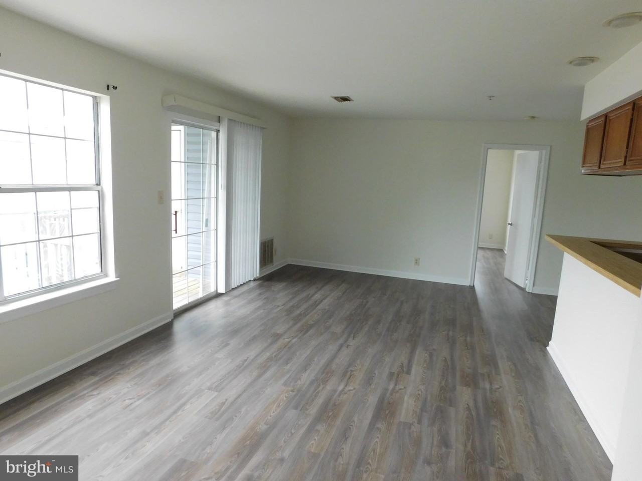 200 Dover Pl #201 - Photo 5 of 22