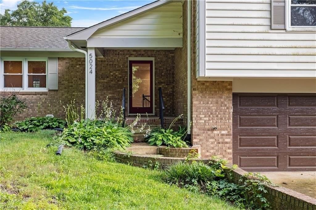 5024 Timbrook Ln - Photo 4 of 21