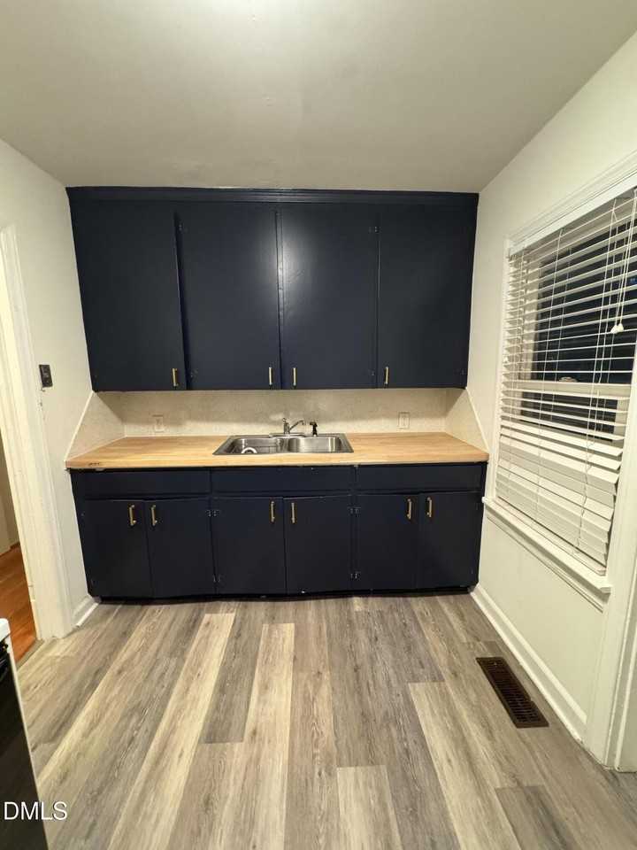 2828 Oberlin Rd - Photo 2 of 21