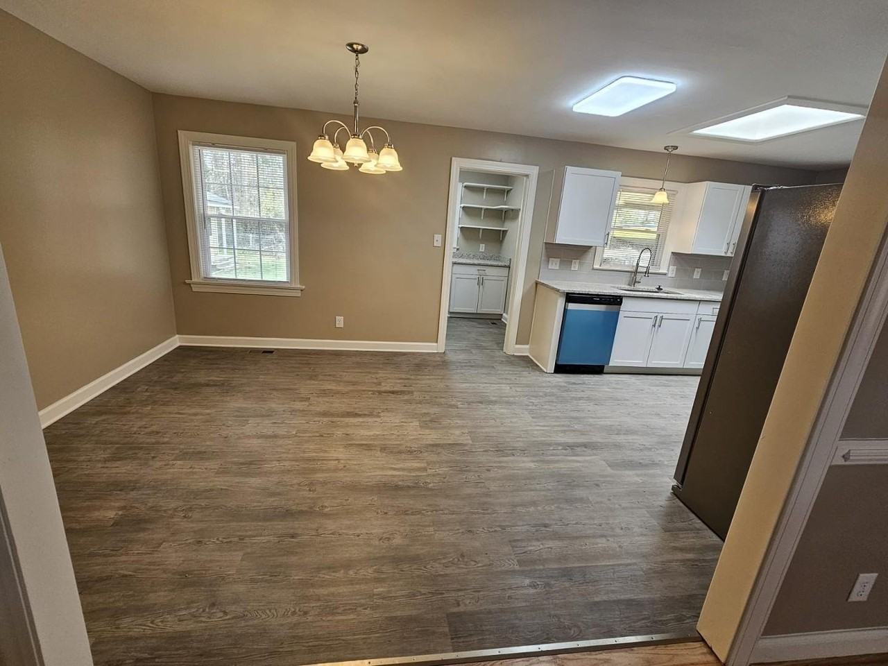 112 Timberlane Dr - Photo 3 of 19
