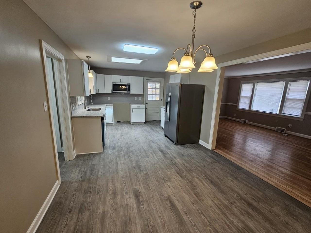 112 Timberlane Dr - Photo 4 of 19