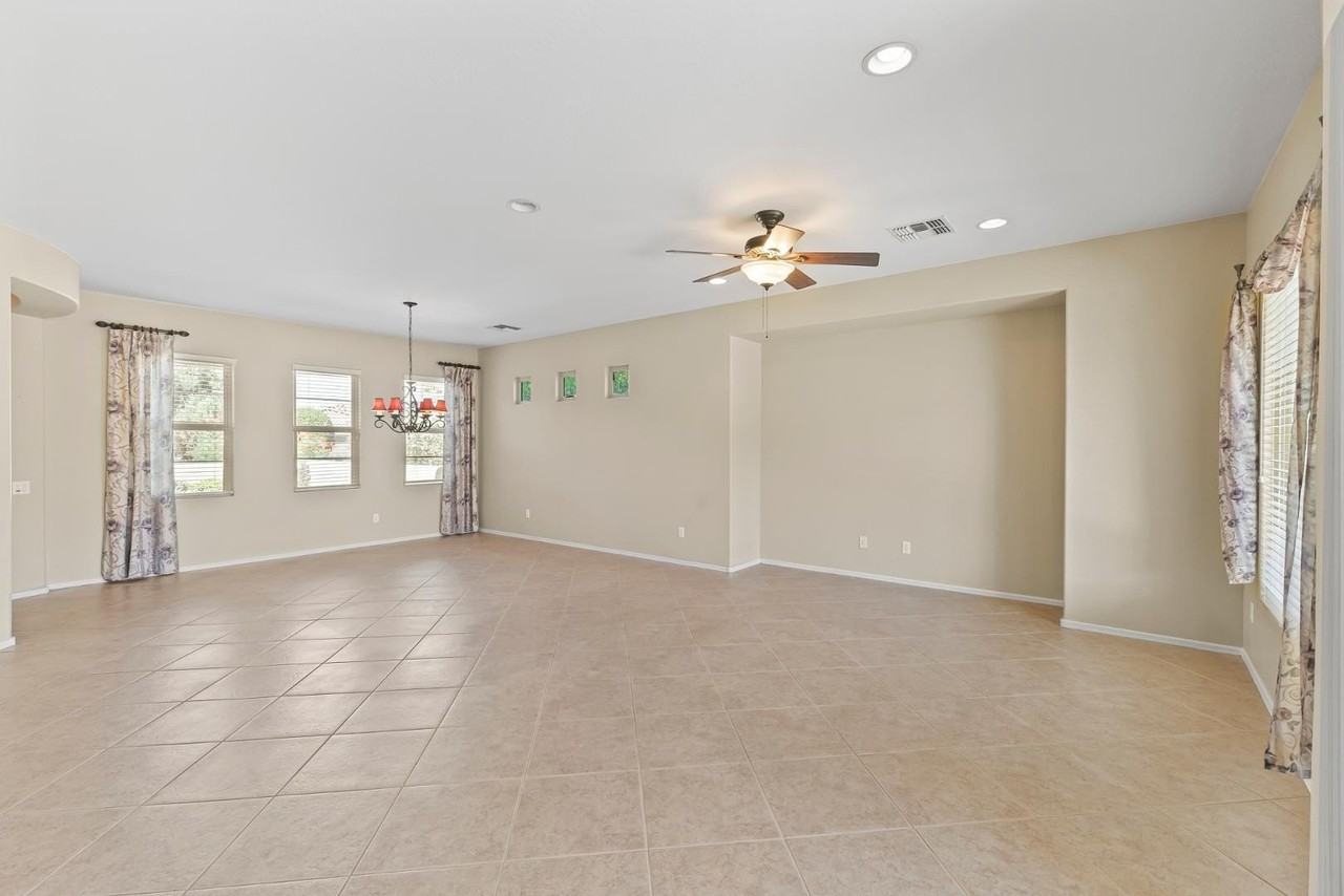 12911 W Rincon Dr - Photo 7 of 28