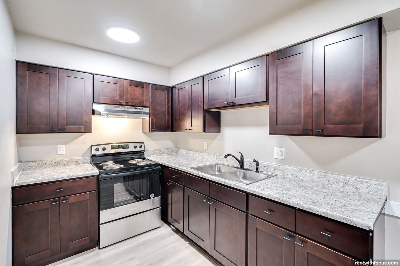 EVERGREEN PLACE - Photo 2 of 19