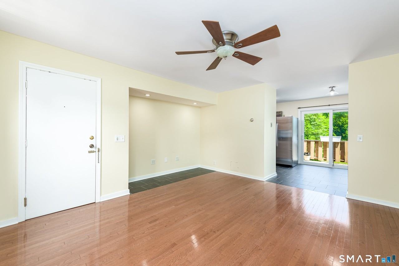 54 Willieb St - Photo 3 of 21