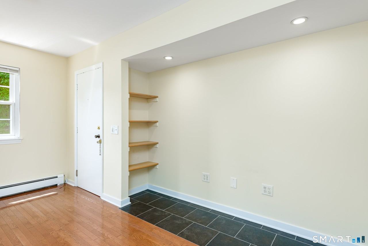 54 Willieb St - Photo 4 of 21