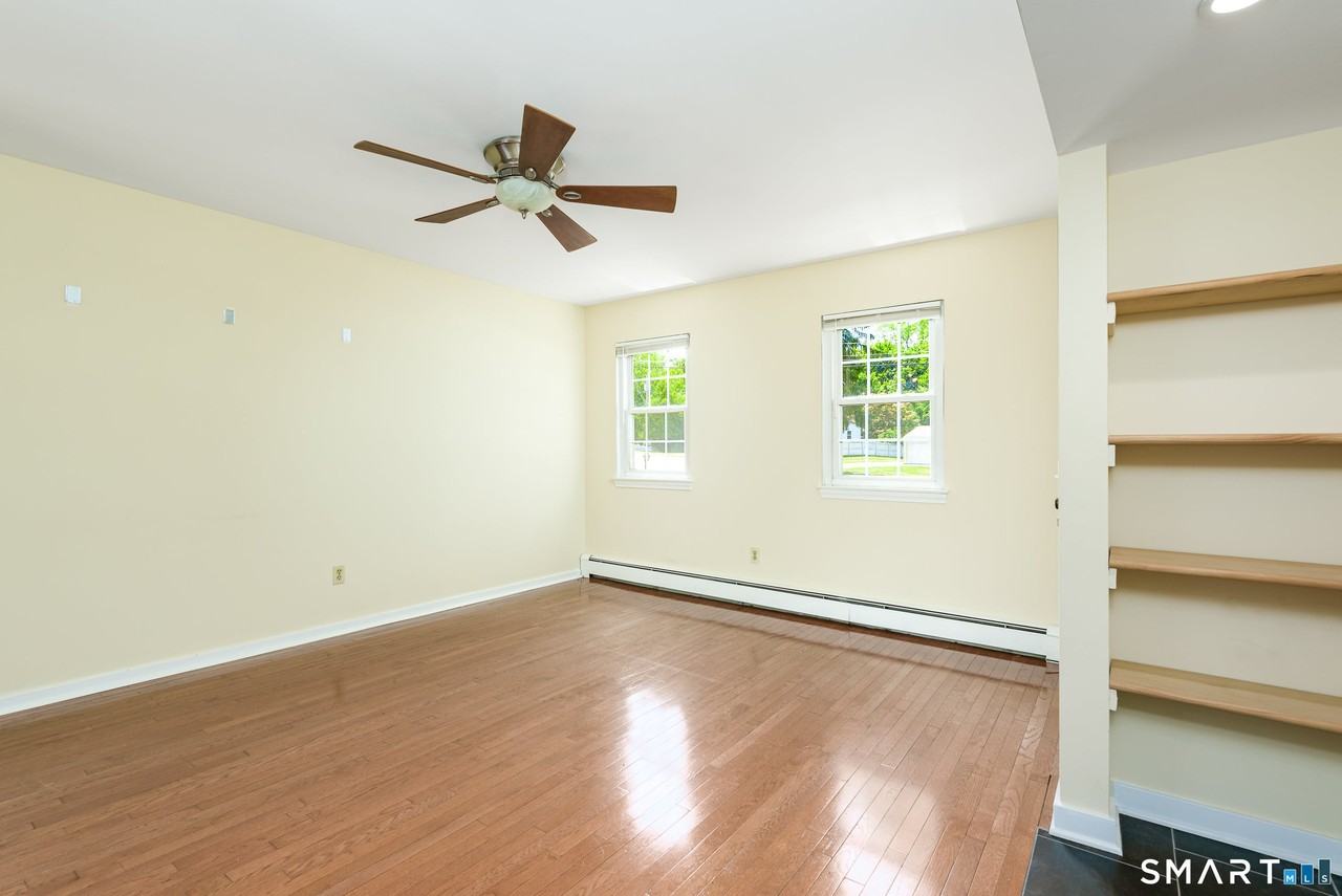 54 Willieb St - Photo 5 of 21