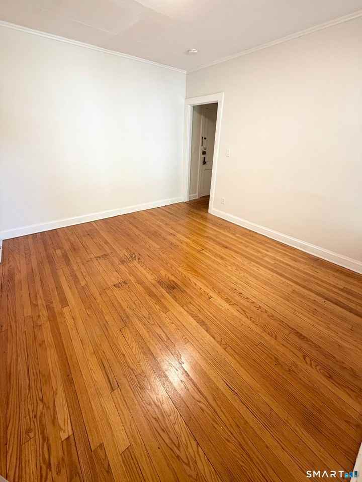 28 Whitney St - Photo 3 of 11