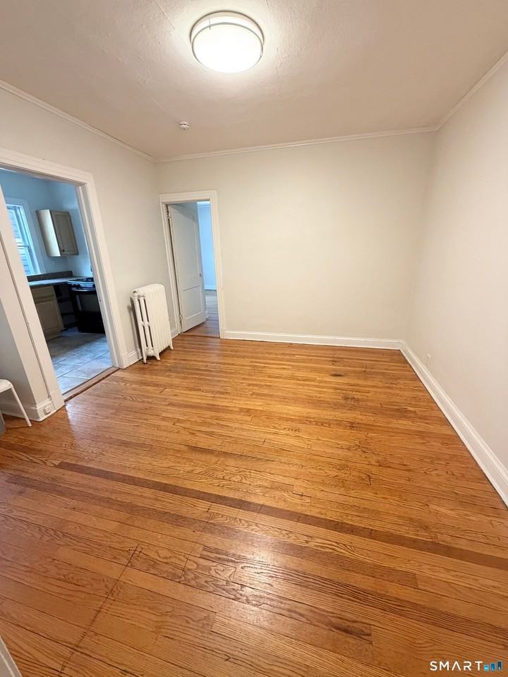28 Whitney St - Photo 5 of 11