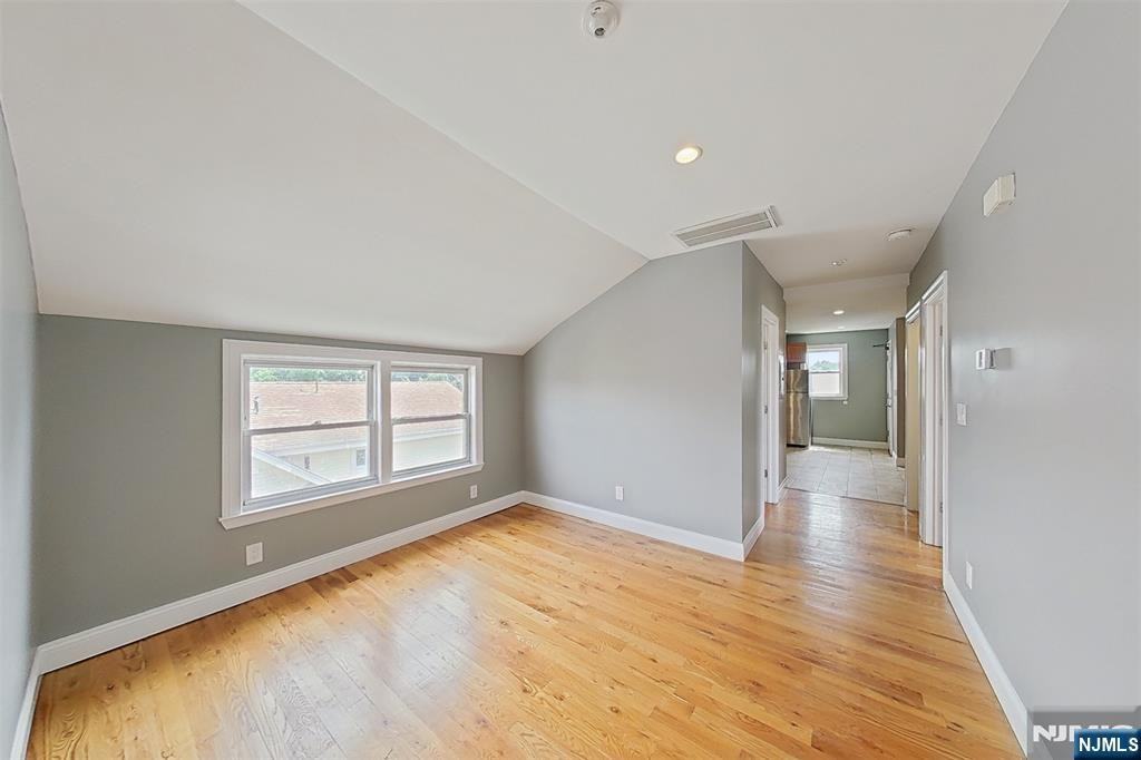 43 Melrose Ave ##3 - Photo 3 of 20