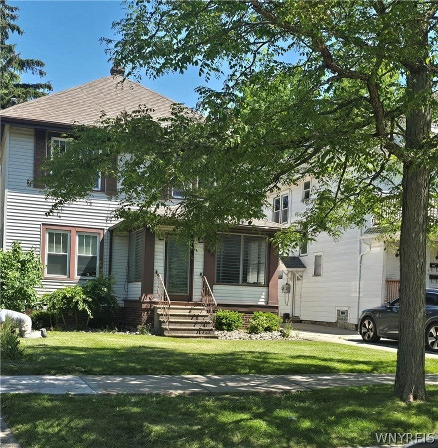745 Crescent Ave