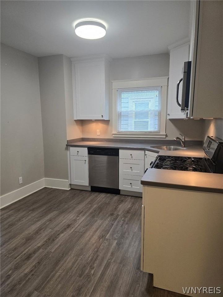 745 Crescent Ave - Photo 6 of 15