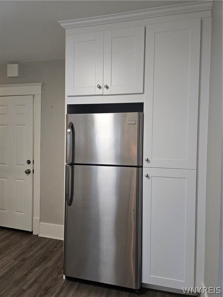 745 Crescent Ave - Photo 7 of 15
