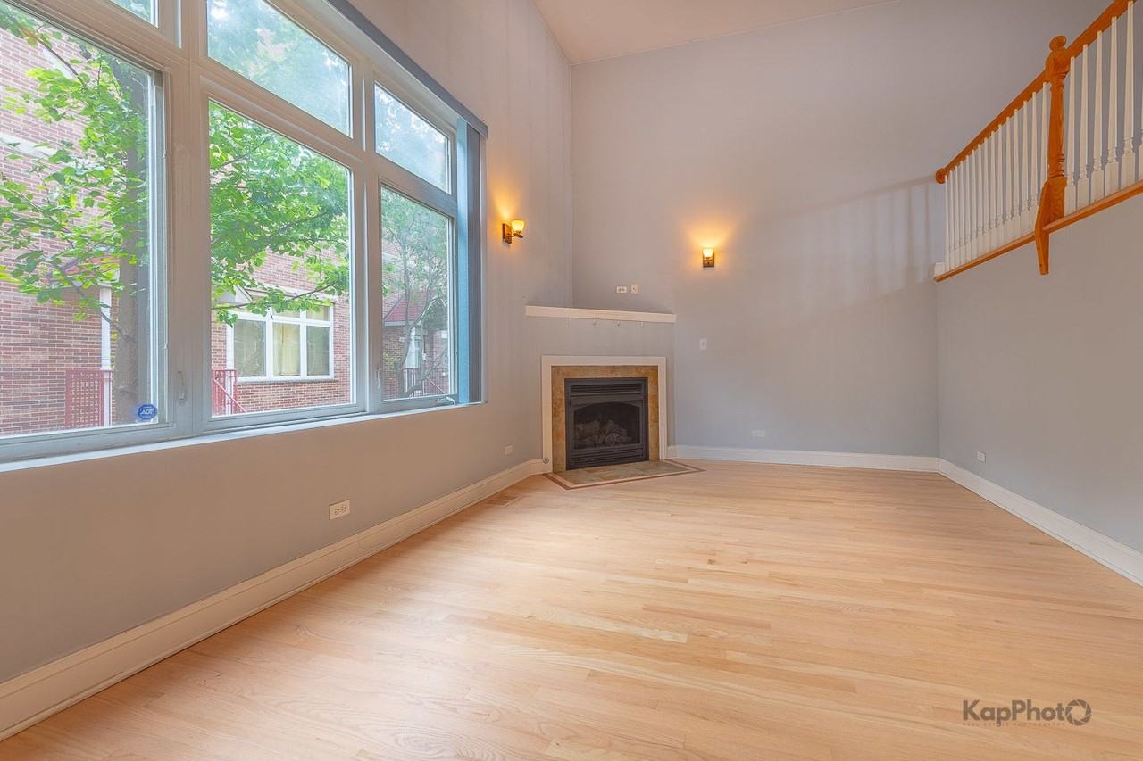 3607 W 53rd St - Photo 3 of 27
