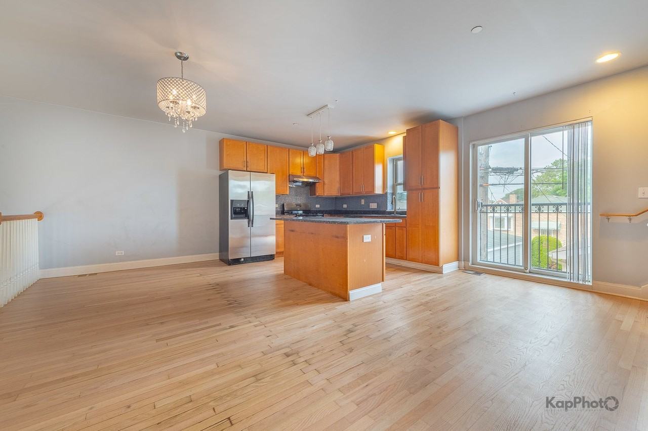 3607 W 53rd St - Photo 5 of 27