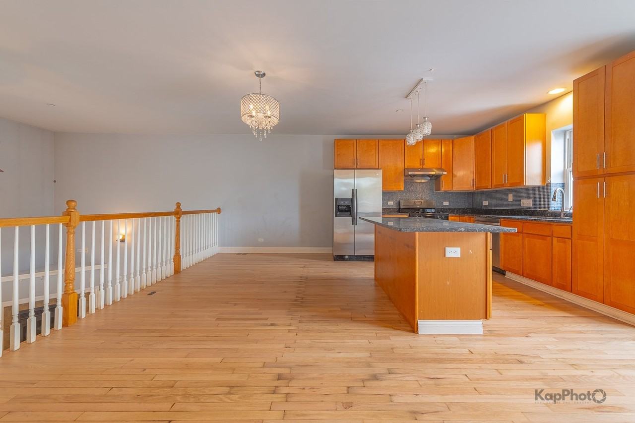 3607 W 53rd St - Photo 6 of 27
