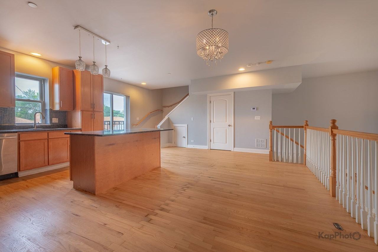 3607 W 53rd St - Photo 7 of 27
