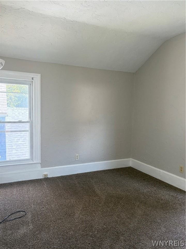 4 Mccue Ave - Photo 6 of 9