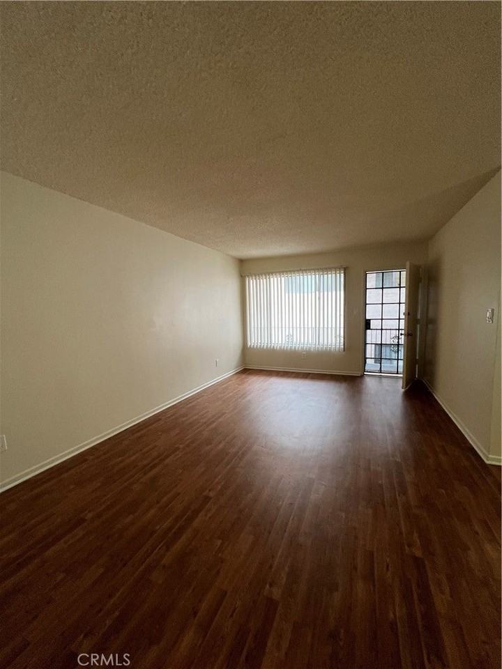 535 E Hazel St - Photo 2 of 11