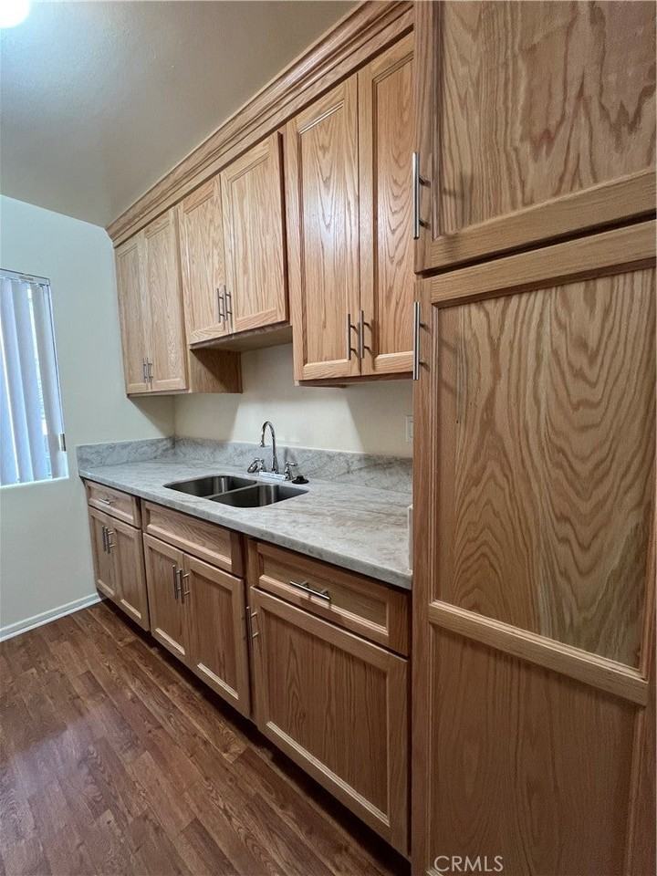 535 E Hazel St - Photo 6 of 11