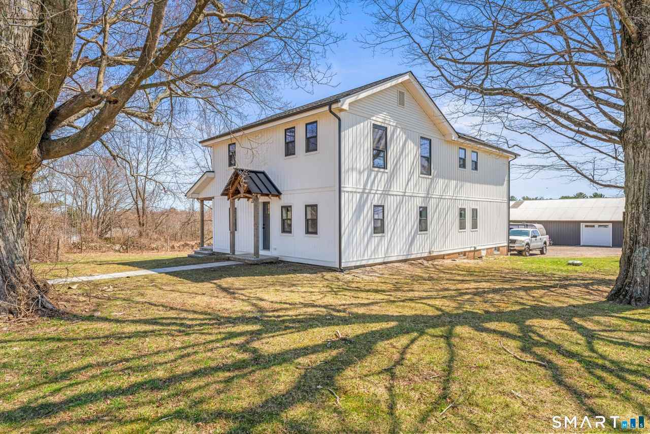 183 Bailey St - Photo 2 of 36