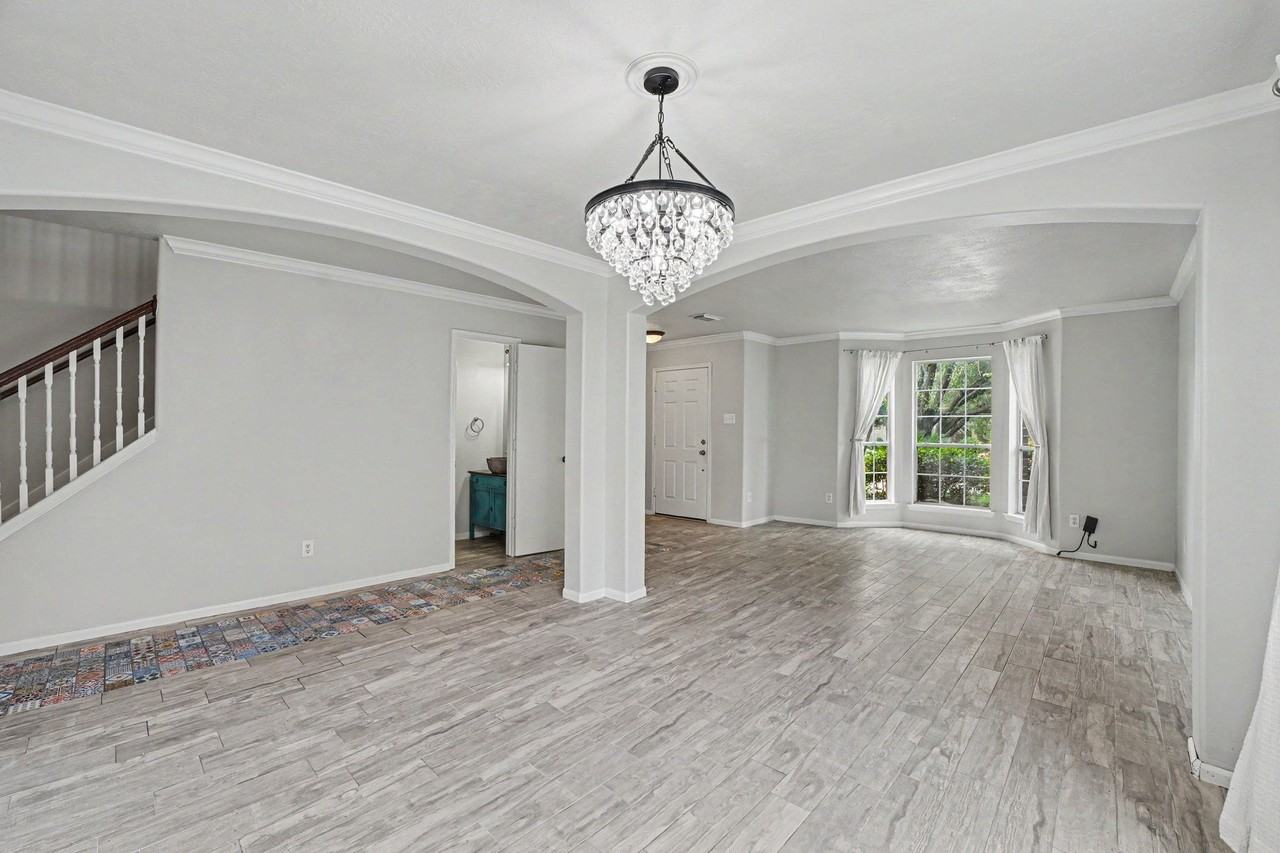 25338 Barmby Dr - Photo 4 of 30