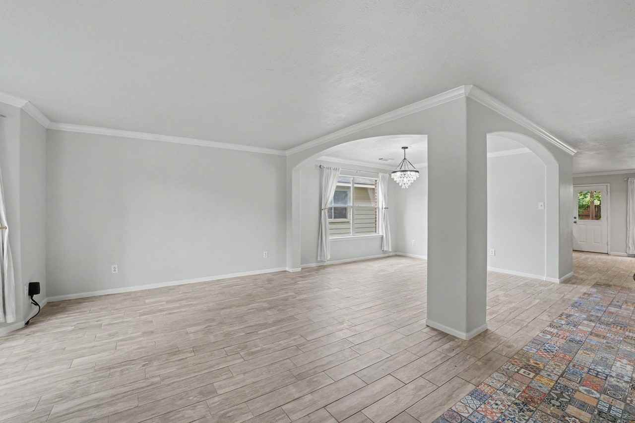 25338 Barmby Dr - Photo 6 of 30