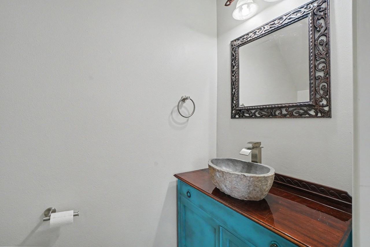 25338 Barmby Dr - Photo 7 of 30