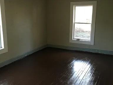2028 Baldwin St - Photo 2 of 5