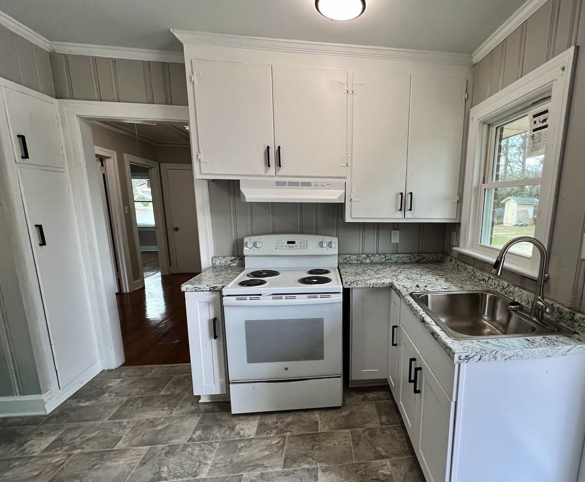 1111 Crawford St S #1113 - Photo 2 of 9
