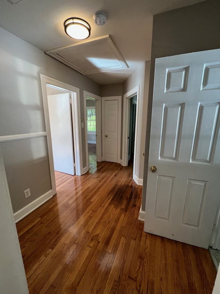 1111 Crawford St S #1113 - Photo 7 of 9