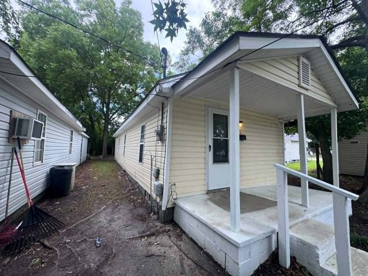 613 E Johnston St - Photo 4 of 11