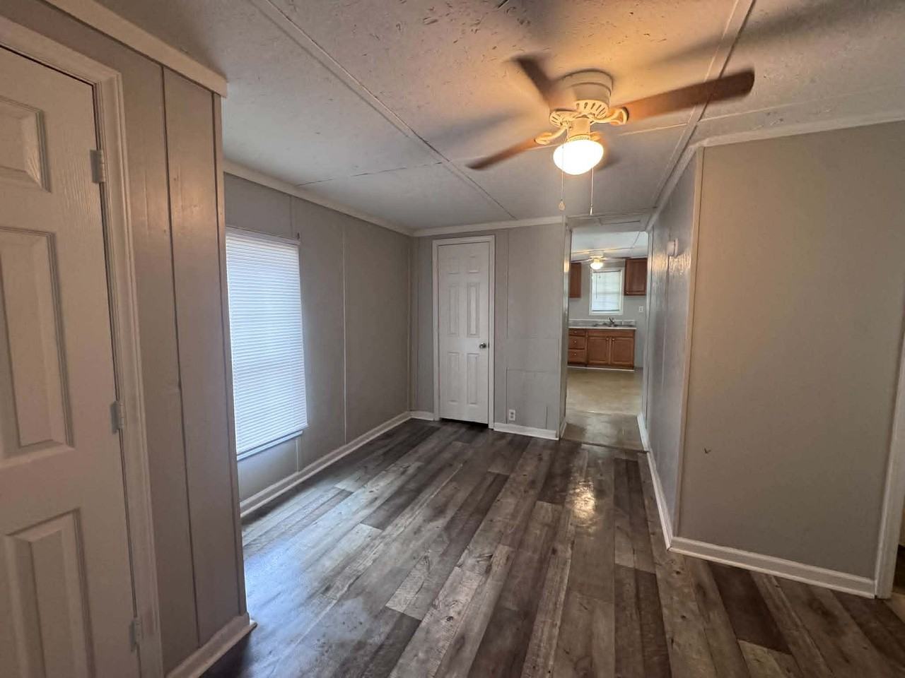 613 E Johnston St - Photo 7 of 11