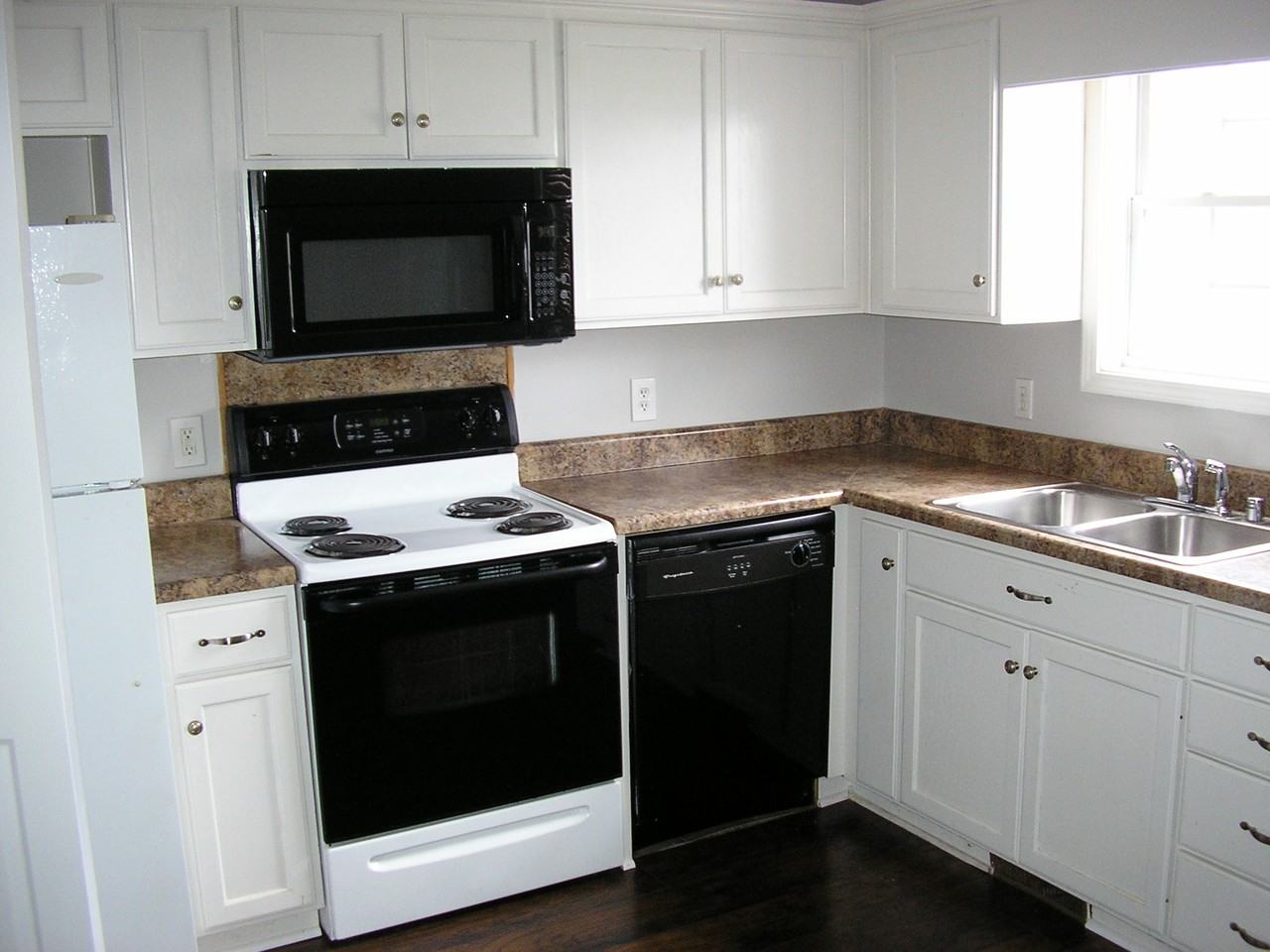 322 Kenlee Cir #A - Photo 2 of 12