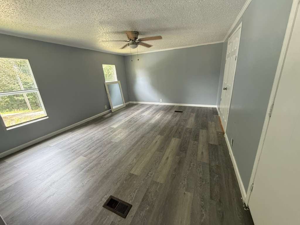 3901 Coker Rd - Photo 7 of 11