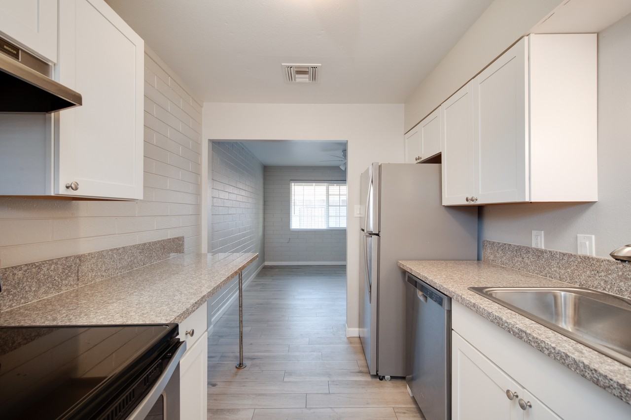 933 S Farmer Ave #939-1 - Photo 4 of 26