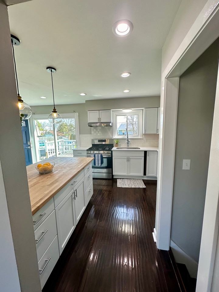 561 Eastwood Dr - Photo 7 of 25
