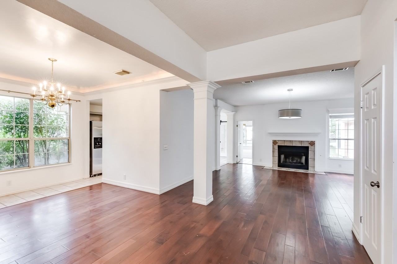 2106 Heather Dr - Photo 2 of 7