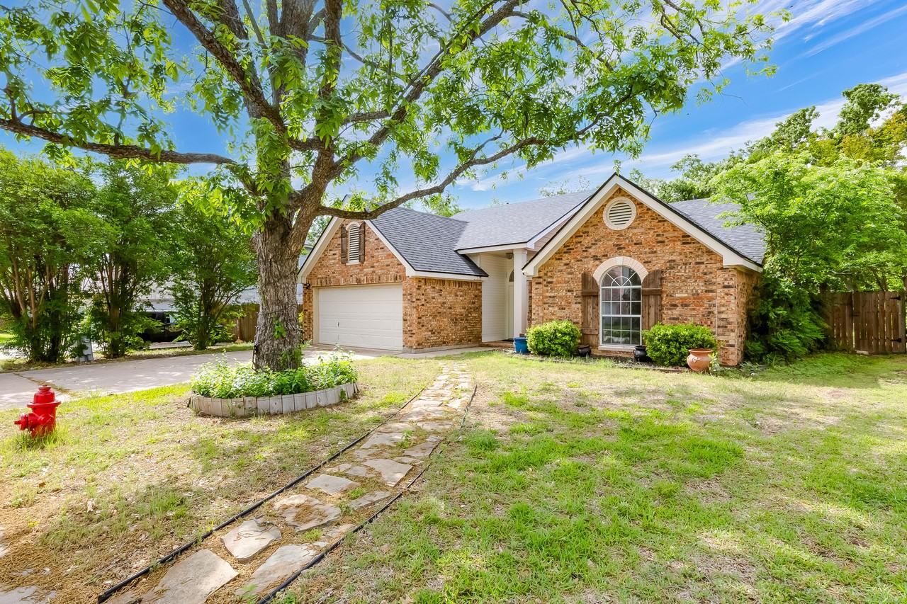 2106 Heather Dr - Photo 4 of 7