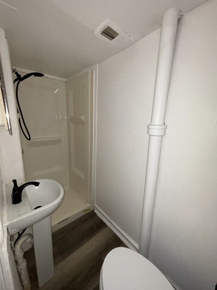 3 292X Parkwood Ave, #3 - Photo 5 of 6