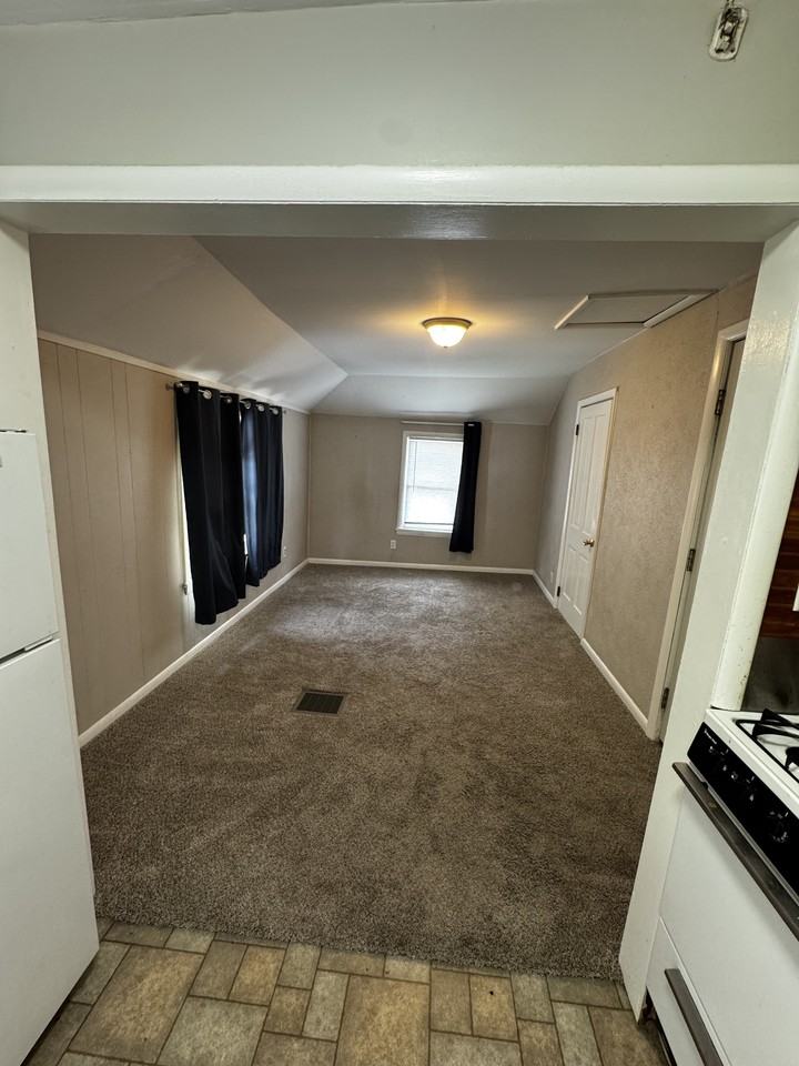 1208 Chestnut Ave #3 - Photo 3 of 11