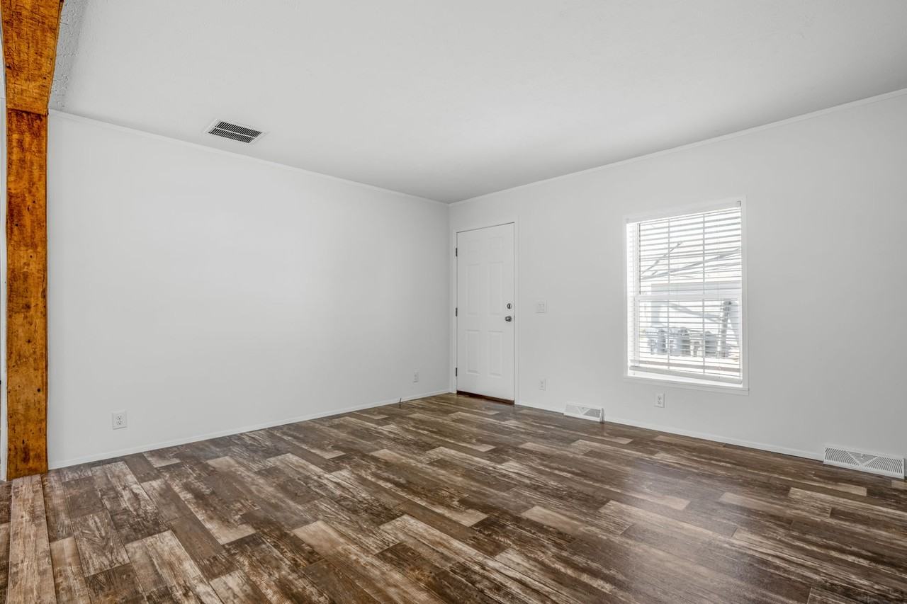 202 E 11th St #1 - Photo 2 of 16