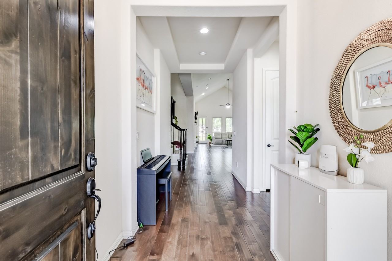 1012 Clearwell St - Photo 3 of 5