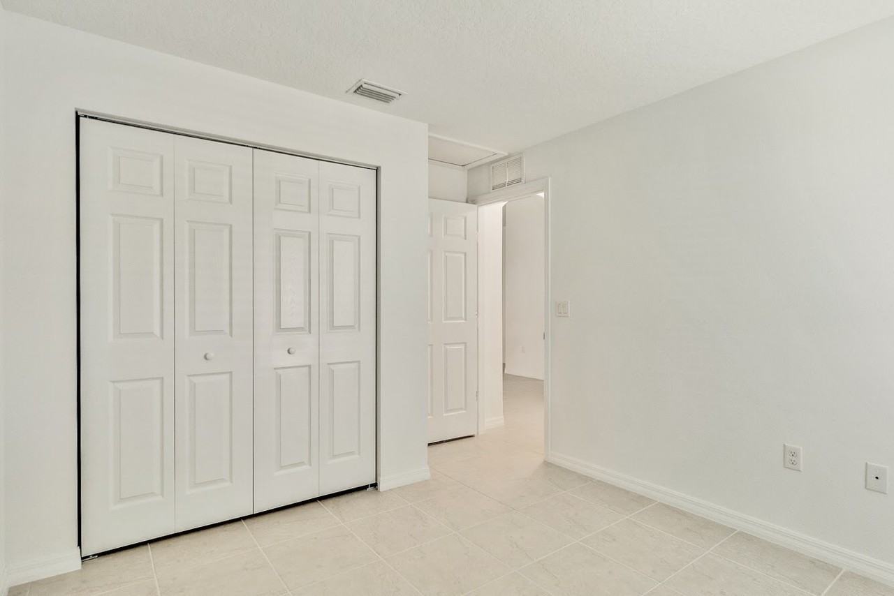 24 Farnum Ln #A - Photo 3 of 26