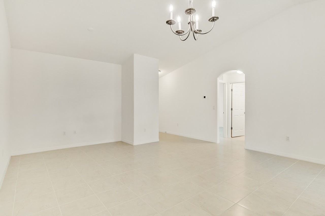 24 Farnum Ln #A - Photo 4 of 26