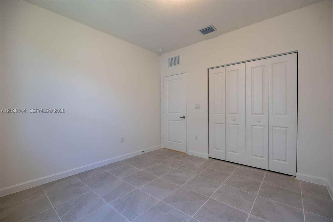 29880 Se 25th St - Photo 5 of 39