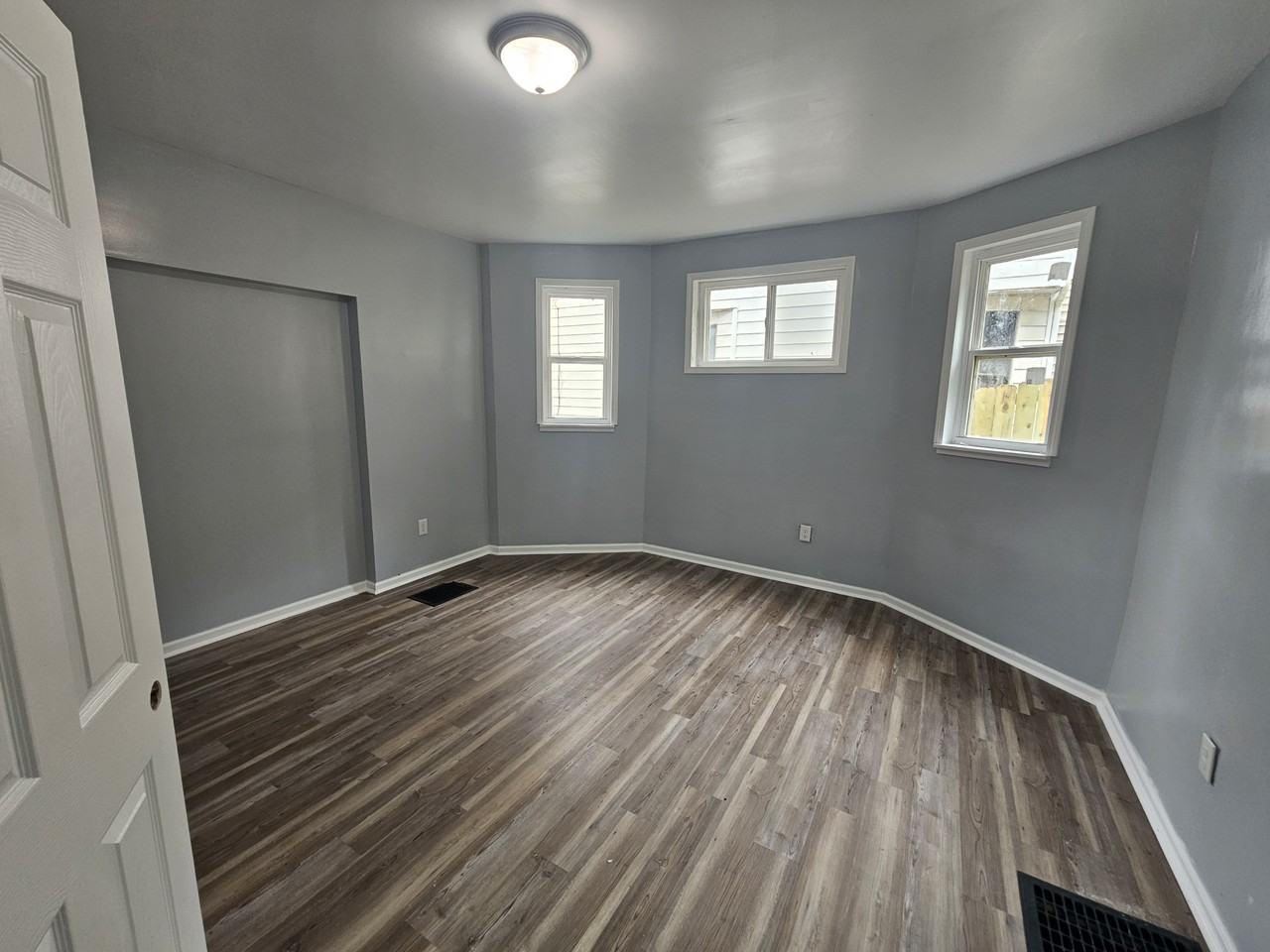 3154 River Rd - Photo 6 of 13