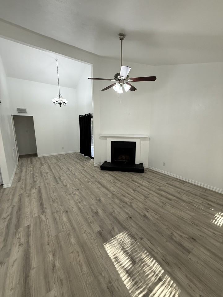125 London Ln - Photo 4 of 22